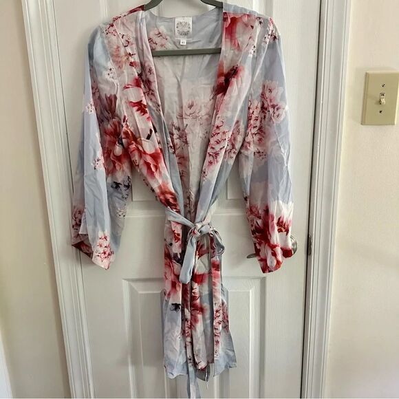 Plum Pretty Sugar Other - Plum Pretty Sugar Floral Rayon Bridal Robe Women’s XS